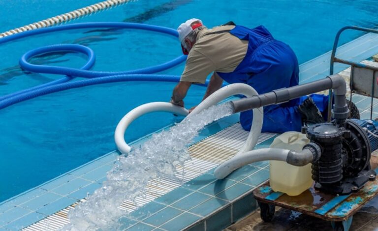 Benefits of Hiring a Professional Pool Cleaning Service